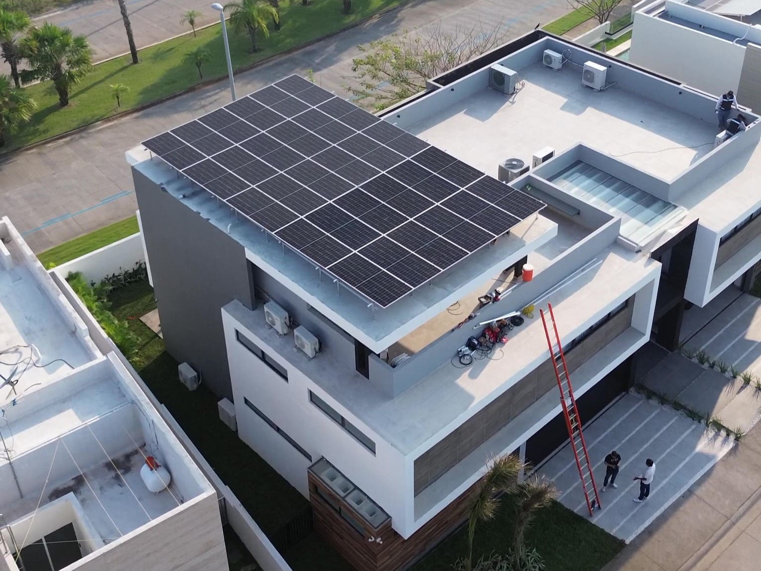 vista aerea de instalacion de paneles solares veracruz - punta tiburon 